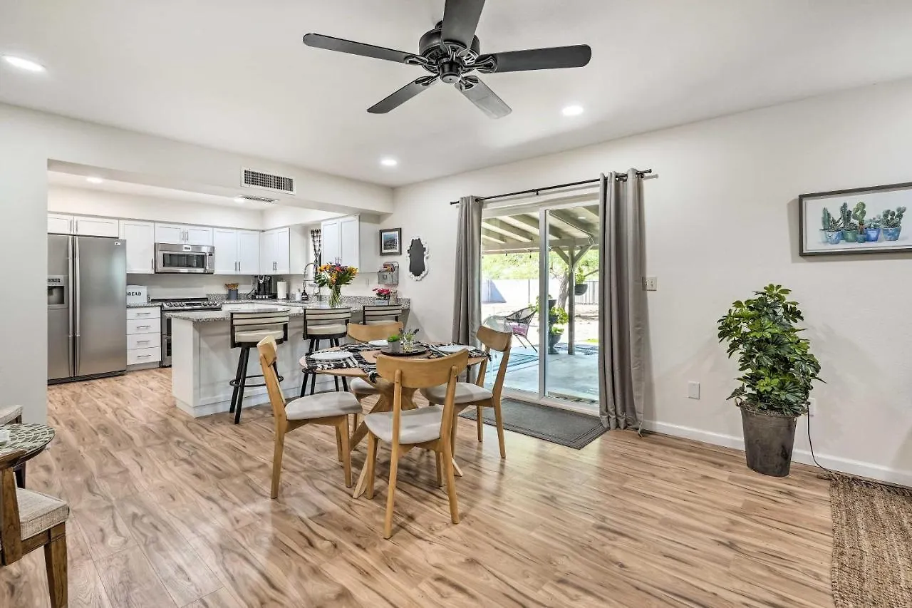 Sunny Phoenix Home With Pool And Backyard Oasis! Casa vacanze